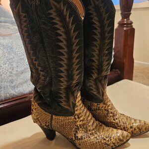 Womens size 9 Tony Lama cowboy boots
